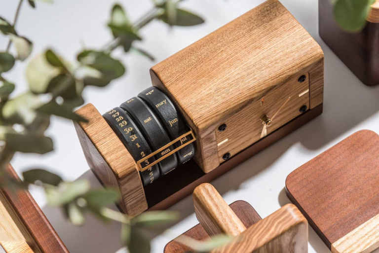 Корпоративные гаджеты с логотипом: что реально работает как подарок